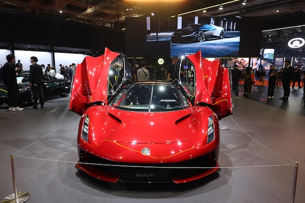 京海策略 莲花冯擎峰：关税风暴下，通过全球化布局平衡市场波动