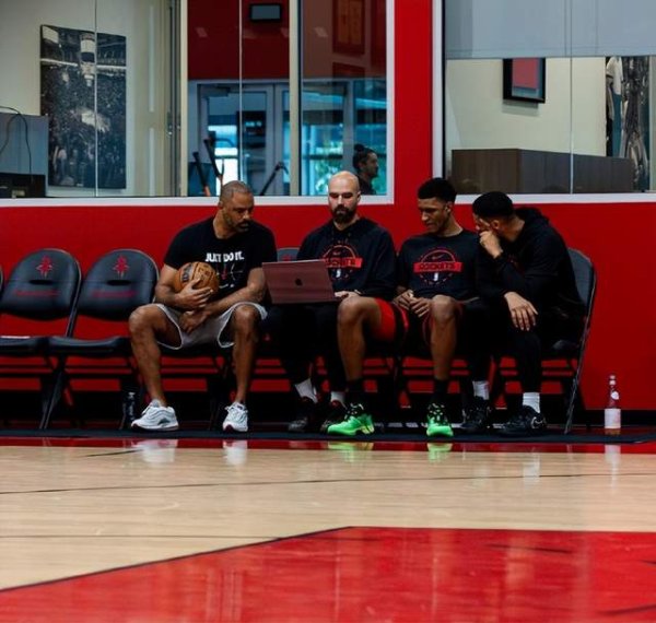 金勺子 火箭给姚明添堵! 杜兰特18罚37分难救乌度卡, 休城双星现原形